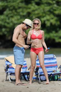 Anna Camp feet photo thumbnail