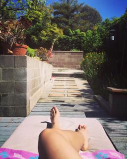 Anna Camp feet photo thumbnail