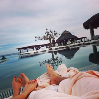 Anna Camp feet photo thumbnail