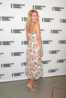 Anna Camp feet photo thumbnail