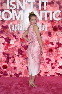 Anna Camp feet photo thumbnail
