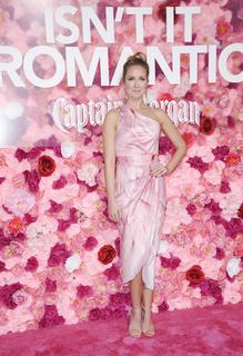 Anna Camp feet photo thumbnail