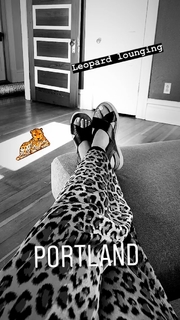 Anna Camp feet photo thumbnail