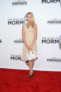 Anna Camp feet photo thumbnail