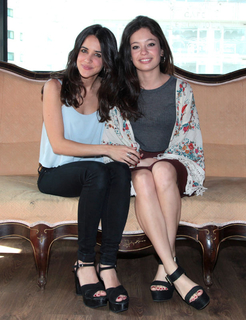 Anna Castillo feet photo 7