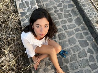 Anna Castillo feet photo 5