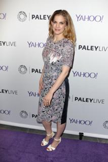 Anna Chlumsky feet photo thumbnail
