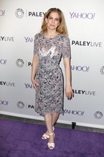 Anna Chlumsky feet photo thumbnail