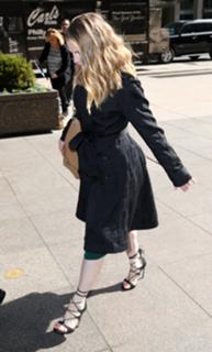 Anna Chlumsky feet photo thumbnail