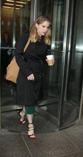 Anna Chlumsky feet photo thumbnail