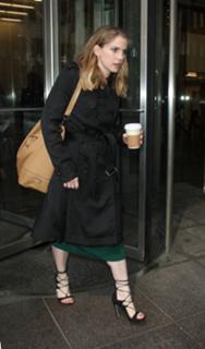 Anna Chlumsky feet photo thumbnail
