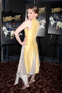 Anna Chlumsky feet photo thumbnail
