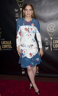 Anna Chlumsky feet photo thumbnail