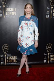 Anna Chlumsky feet photo thumbnail
