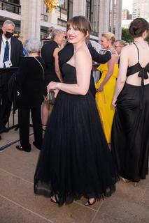 Anna Chlumsky feet photo thumbnail