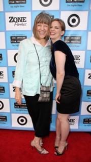 Anna Chlumsky feet photo thumbnail