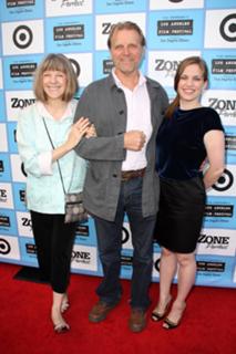 Anna Chlumsky feet photo thumbnail