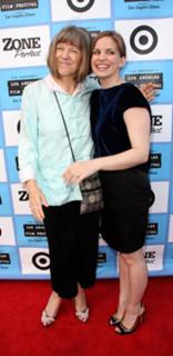 Anna Chlumsky feet photo thumbnail
