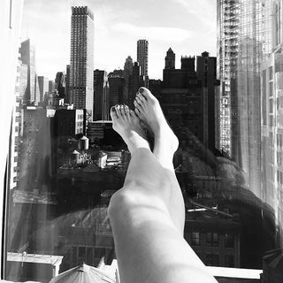 Anna Dereszowska feet photo thumbnail