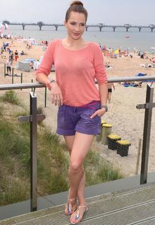 Anna Dereszowska feet photo thumbnail