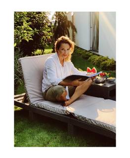 Anna Dereszowska feet photo thumbnail