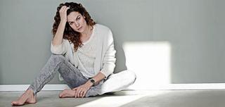 Anna Drijver feet photo 14