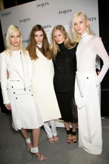 Anna Ewers feet photo 16