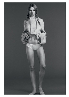Anna Ewers feet photo 19