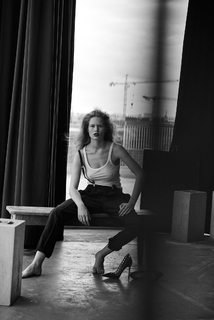 Anna Ewers feet photo 3