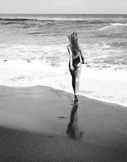 Anna Ewers feet photo 19