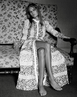 Anna Ewers feet photo 13