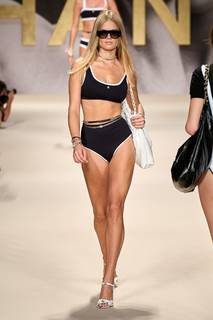 Anna Ewers feet photo 9