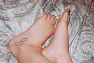 Anna Faith feet photo 12
