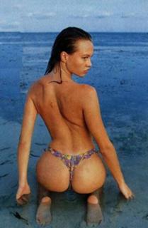 Anna Falchi feet photo thumbnail