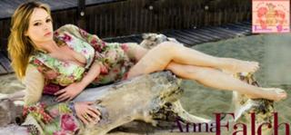 Anna Falchi feet photo thumbnail