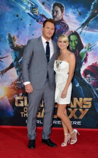 Anna Faris feet photo thumbnail