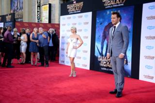 Anna Faris feet photo thumbnail