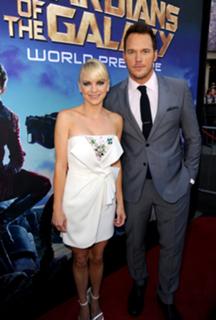 Anna Faris feet photo thumbnail