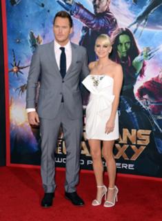 Anna Faris feet photo thumbnail