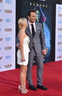 Anna Faris feet photo thumbnail