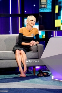 Anna Faris feet photo thumbnail