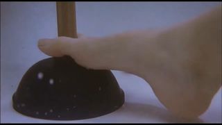 Anna Faris feet photo thumbnail