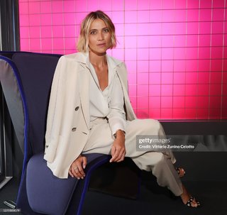 Anna Foglietta feet photo 11