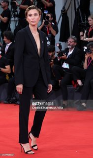 Anna Foglietta feet photo 15