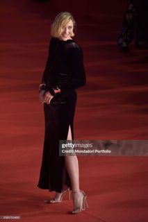 Anna Foglietta feet photo 8