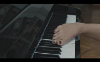 Anna Foglietta feet photo 3