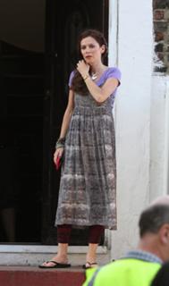 Anna Friel feet photo thumbnail