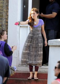 Anna Friel feet photo thumbnail