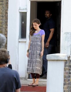 Anna Friel feet photo thumbnail