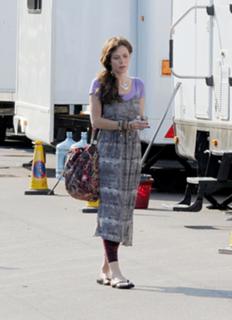 Anna Friel feet photo thumbnail